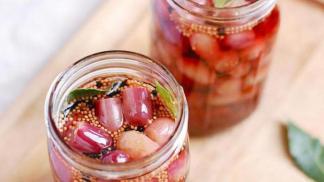 Pickled grapes: recipes
